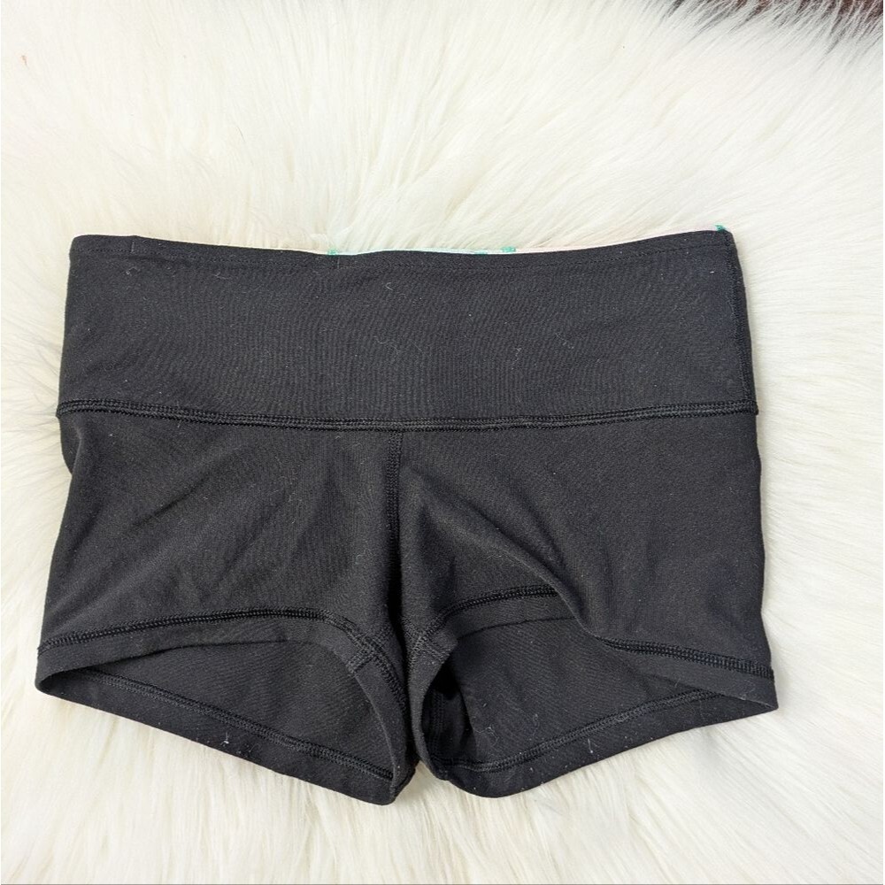 Lululemon Women's Black Biker Shorts size 4 Reversible